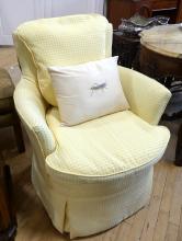 UPHOLSTERED CHAIR