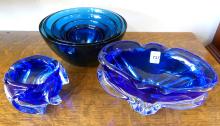 TWO VASES AND MIXING BOWL SET