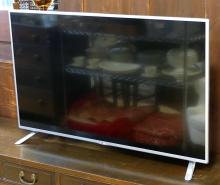 LG FLATSCREEN TELEVISION