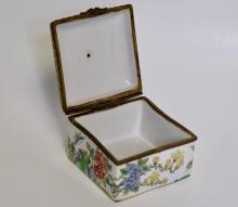 SAMSON PORCELAIN BOX