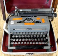 ROYAL TYPEWRITER