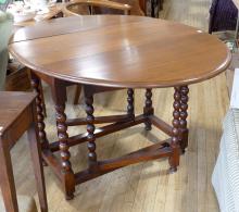 WALNUT GATE-LEG TABLE