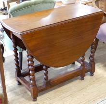 WALNUT GATE-LEG TABLE