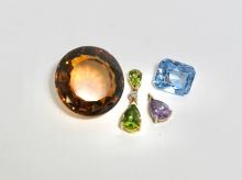 PENDANTS & GEMSTONES