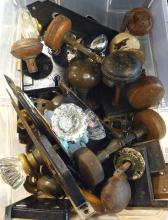 ANTIQUE DOOR KNOBS