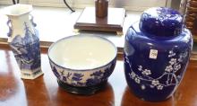 THREE PIECES OF CHINESE PORCELAIN