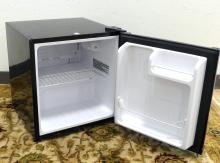 INSIGNIA BAR FRIDGE