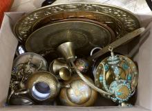 BOX LOT OF BRASS AND METAL WARE