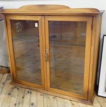 VINTAGE TABLE TOP DISPLAY CABINET