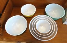 VINTAGE PYREX MIXING BOWLS