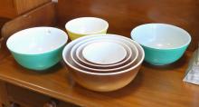 VINTAGE PYREX MIXING BOWLS