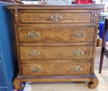 UNIQUE BACHELOR'S CHEST