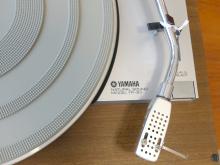 YAMAHA TURNTABLE