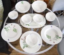 "WILDBERRIES" BOWLS AND PLATTER
