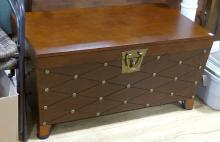 CONTEMPORARY BLANKET BOX