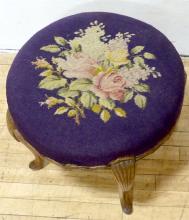 ANTIQUE TUFFET