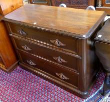 19TH CENTURY WALNUT DRESSER