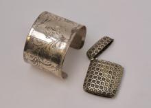 MATCH SAFE AND BRACELET