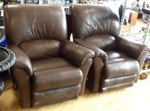 PAIR OF LA-Z-BOY LEATHER RECLINERS