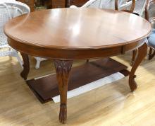 VICTORIAN MAHOGANY DINING TABLE