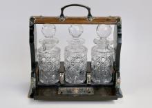 VICTORIAN TANTALUS