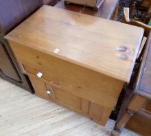 PRIMITIVE PINE WASHSTAND