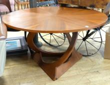 CIRCULAR TEAK COFFEE TABLE