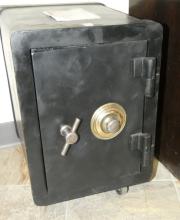 VINTAGE SAFE