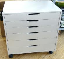PORTABLE CABINET OF DRAWERS