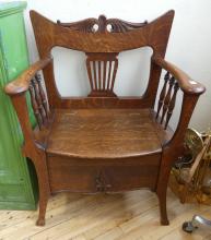 ANTIQUE OAK DEACON'S BENCH