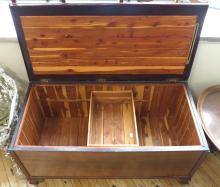 VINTAGE ROSEWOOD BLANKET BOX