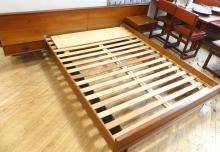 TEAK FLOATING QUEEN-SIZE BED