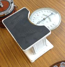 COMMUNION SET, SCALE AND ICE BUCKET