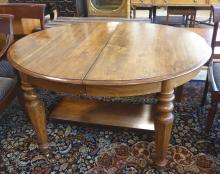 VICTORIAN WALNUT DINING TABLE
