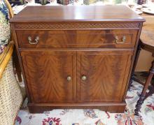 CHIPPENDALE STYLE SERVING CABINET