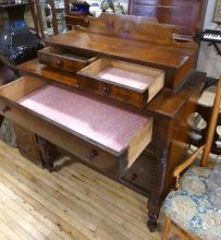 19TH CENTURY ROSEWOOD CHEST OF DRAWERS