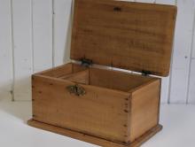 DOCUMENT BOX
