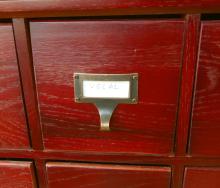 MODERN CABINET OF DRAWERS