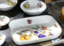 ROYAL WORCESTER "EVESHAM" SERVING PIECES