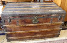 ANTIQUE STEAMER TRUNK