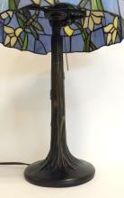 TIFFANY STYLE TABLE LAMP