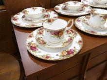 "OLD COUNTRY ROSES" DINNERWARE
