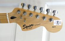 SQUIER "HELLO KITTY" STRATOCASTER GUITAR & AMP