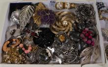 VINTAGE FASHION BROOCHES