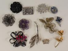 VINTAGE FASHION BROOCHES