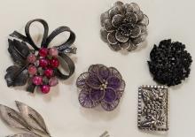 VINTAGE FASHION BROOCHES