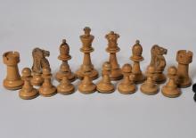 CHESS SET