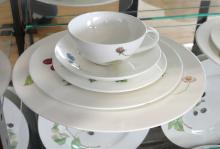 VILLEROY AND BOCH "WILDBERRIES" DINNERWARE