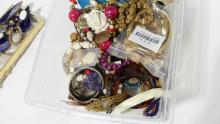 ASSORTED FASHION JEWELLERY