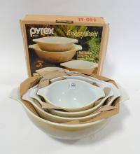 PYREX MIXING BOWL SET